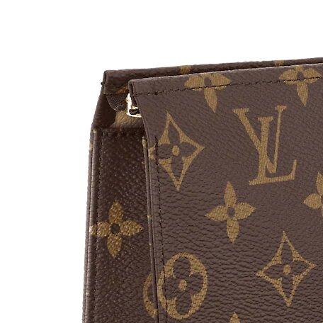 LV TOILETRY POUCH 26